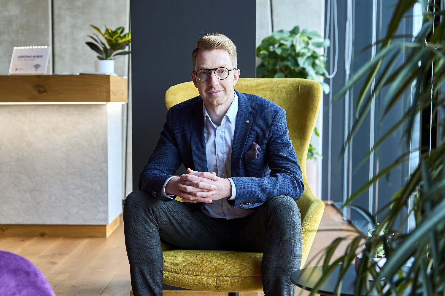 Na obrázku vidíme právníka při konzultaci ohledně ochranu ochranné známky.